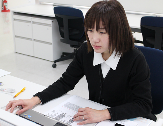 English email and trade document centered staff.